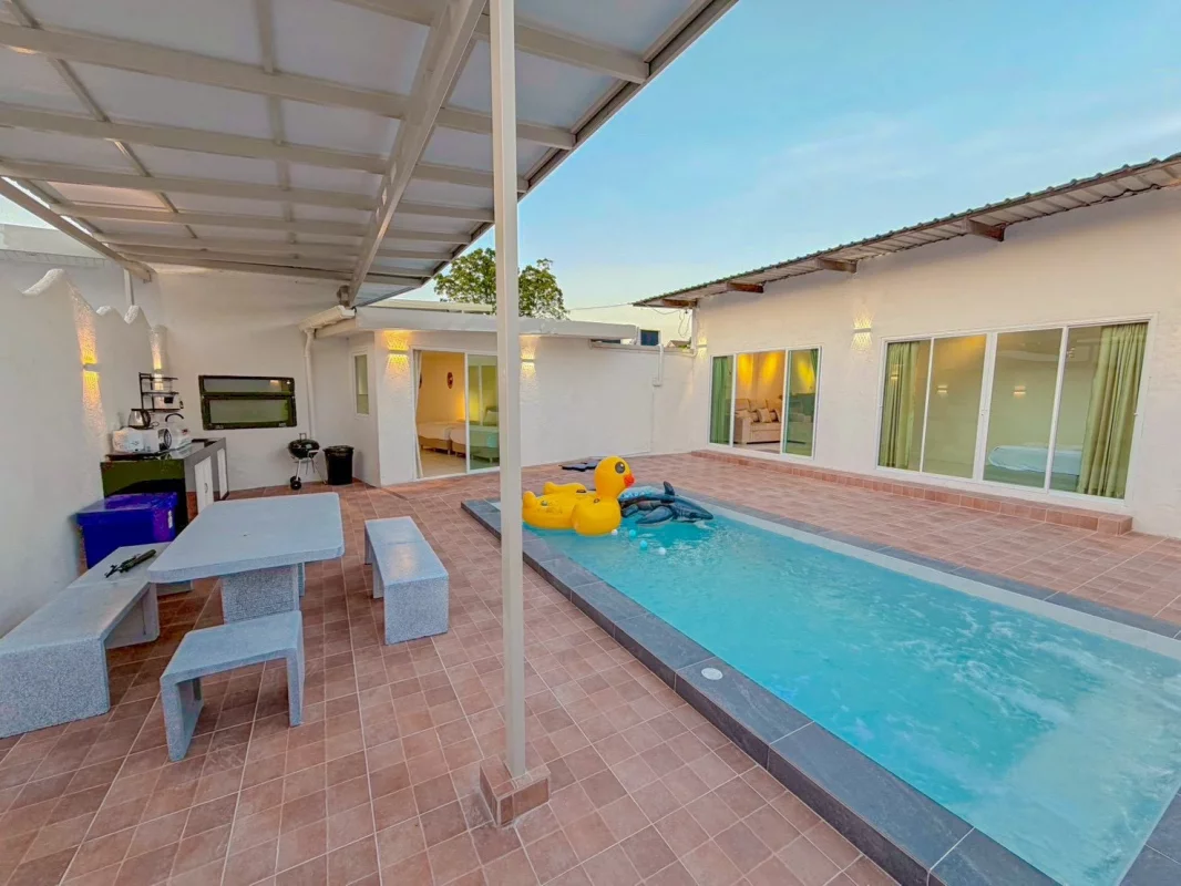 Bibury Villa Contento Pool Villa 2 Image